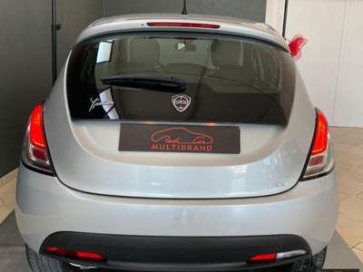Lancia Ypsilon 1.2 69 CV 5 porte GPL Ecochic Silver Argento usata Botrugno