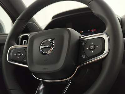 Volvo XC40 Ex40 single motor extended range core rwd Verde usata Cuneo
