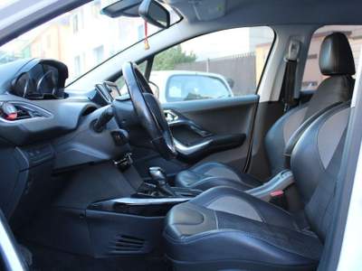 Peugeot 2008 BlueHDi 100 S&S Allure Neopatentati Bianco usata MILANO