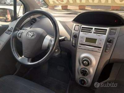 Toyota Yaris  Grigio usata Riccò del Golfo di Spezia