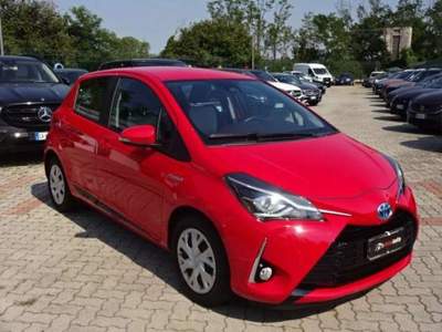Toyota Yaris 5p 1.5h Active Hybrid ADATTA X NEOPATENTATI Rosso usata Abbiategrasso