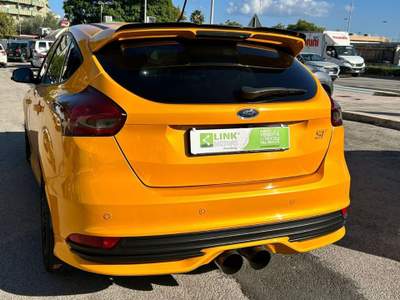 Ford Focus 2.0 EcoBoost 250 CV ST3 Giallo usata Siracusa