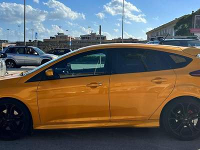 Ford Focus 2.0 EcoBoost 250 CV ST3 Giallo usata Siracusa