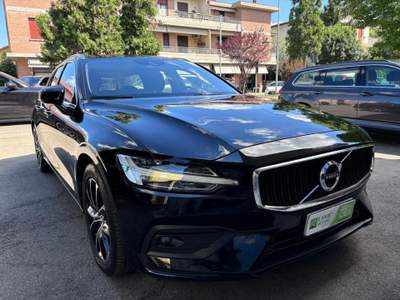 Volvo V60 Geartronic Momentum Business Pro Nero usata Nonantola
