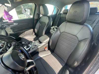 Alfa Romeo Giulia 2.2 Turbodiesel 190 CV AT8 Blu/Azzurro usata Sassari