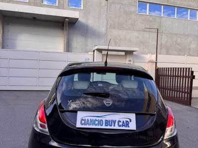 Lancia Ypsilon neopatenti TwinAir 5 porte Metano Ecochic Gold Nero usata Concesio