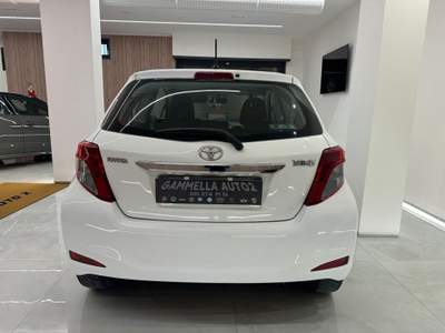 Toyota Yaris 1.0 5 porte Active Bianco usata San Sebastiano al Vesuvio
