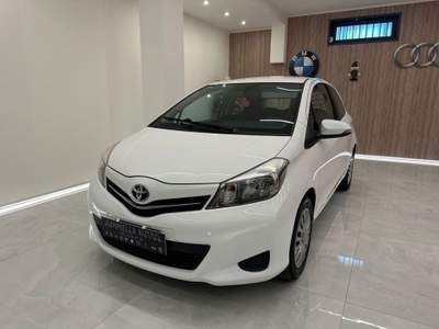 Toyota Yaris 1.0 5 porte Active Bianco usata San Sebastiano al Vesuvio