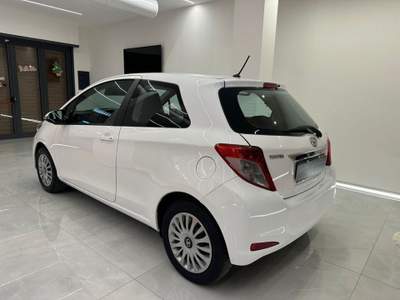 Toyota Yaris 1.0 5 porte Active Bianco usata San Sebastiano al Vesuvio
