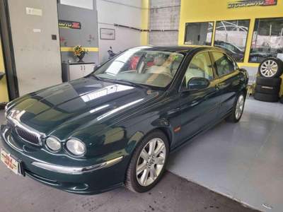 Jaguar X-Type 3.0 V6 24V cat Executive Verde usata Marnate