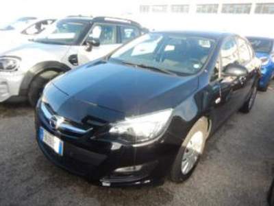 Opel Astra 1.4 Turbo 140CV 4 porte GPL Tech Advance Nero usata Vasto