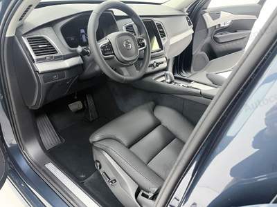 Volvo XC90 B5 (b) AWD automatico 7 posti Core Blu/Azzurro usata Bassano del Grappa