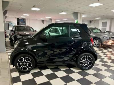 Smart ForTwo 90 0.9 T twinamic cabrio Passion Nero usata Milano