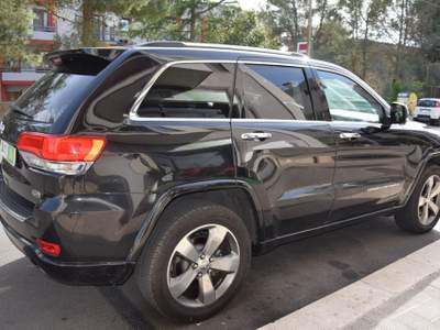 Jeep Grand Cherokee 3.0 V6 CRD 250 CV Multijet II Overland Nero usata Putignano