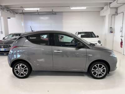 Lancia Ypsilon 1.0 FireFly 5P S&S Hybrid Ecochic Gold Grigio usata Massanzago