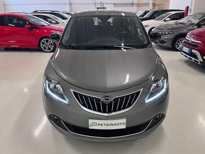 Lancia Ypsilon 1.0 FireFly 5P S&S Hybrid Ecochic Gold Grigio usata Massanzago