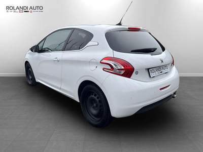 Peugeot 208 1.6 e-hdi 8v Allure s&s 115cv 3p Bianco usata Casale Monferrato