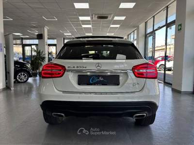 Mercedes-Benz GLA GLA 200 d (cdi) Sport auto Bianco usata Carlentini