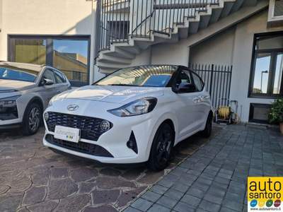 Hyundai i10 1.0 MPI Tech A/T Bianco usata Salerno