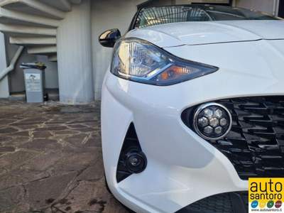 Hyundai i10 1.0 MPI Tech A/T Bianco usata Salerno