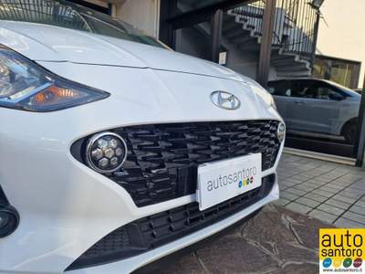 Hyundai i10 1.0 MPI Tech A/T Bianco usata Salerno