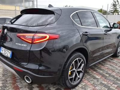 Alfa Romeo Stelvio 2.2 Turbodiesel 210 CV AT8 Q4 Super Blu/Azzurro usata San Vito dei Normanni