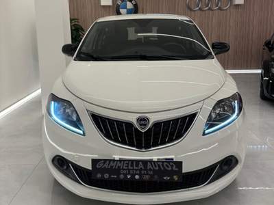 Lancia Ypsilon 1.0 FireFly 5 porte S&S Hybrid Silver Bianco usata San Sebastiano al Vesuvio
