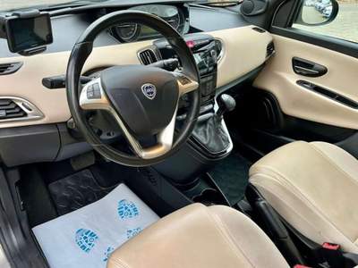 Lancia Ypsilon 0.9 TwinAir 85 CV 5 porte Platinum Beige usata Castelnuovo Rangone
