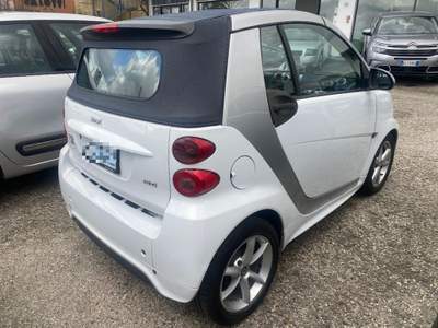 Smart ForTwo 1000 52 kW MHD cabrio passion Bianco usata Coriano
