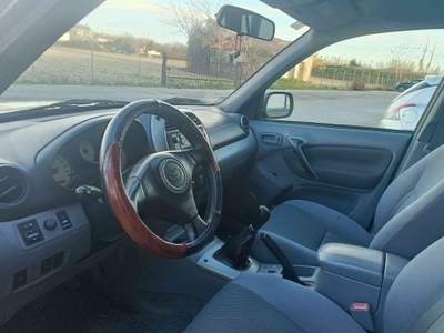 Toyota RAV4 RAV4 2.0 D4D TDI 5 porte Nero usata Mondolfo