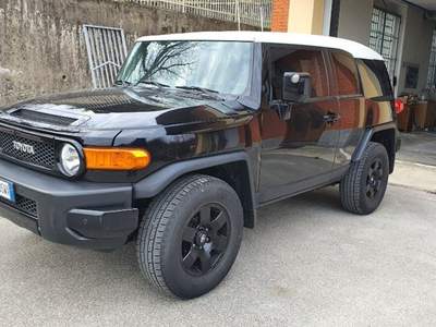 Toyota Land Cruiser FJ Cruiser 4.0 Nero usata COSSATO