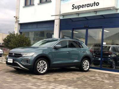 Volkswagen T-Roc 1.0 TSI *FARI LED*VETRI OSCURATI* Blu/Azzurro usata Feltre