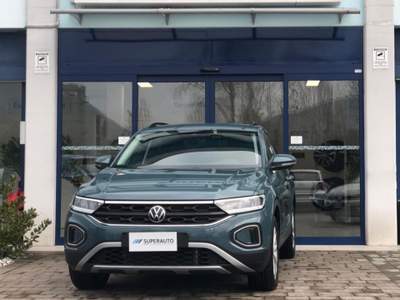Volkswagen T-Roc 1.0 TSI *FARI LED*VETRI OSCURATI* Blu/Azzurro usata Feltre