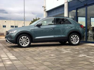 Volkswagen T-Roc 1.0 TSI *FARI LED*VETRI OSCURATI* Blu/Azzurro usata Feltre