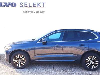 Volvo XC60 B4 (d) AWD Geartronic Momentum Pro Blu/Azzurro usata Padova