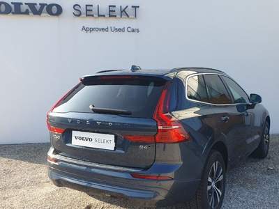 Volvo XC60 B4 (d) AWD Geartronic Momentum Pro Blu/Azzurro usata Padova