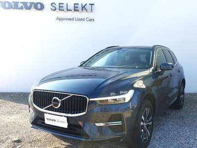 Volvo XC60 B4 (d) AWD Geartronic Momentum Pro Blu/Azzurro usata Padova