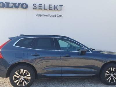 Volvo XC60 B4 (d) AWD Geartronic Momentum Pro Blu/Azzurro usata Padova