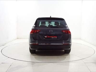 Volkswagen Tiguan 2.0 TDI 150 CV SCR DSG Life Grigio usata ABBIATEGRASSO