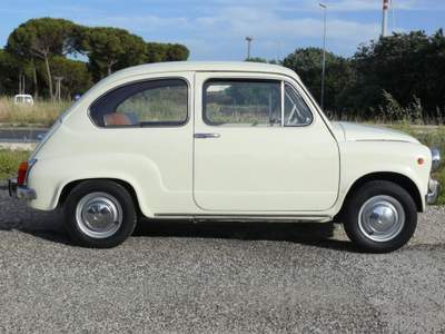 Fiat 600 FANALONA 750 cc Beige usata Ragusa