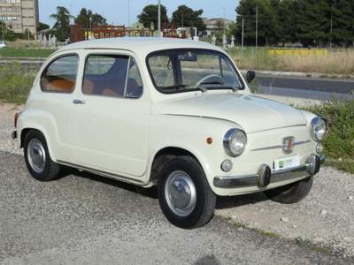 Fiat 600 FANALONA 750 cc Beige usata Ragusa