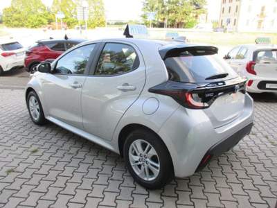 Toyota Yaris 1.5 Hybrid 5 porte Active - NEOPATENTATI Argento usata San Giorgio di Piano