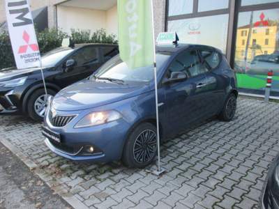 Lancia Ypsilon 1.0 FireFly 5 porte S&S Hybrid Gold - NEOPATENTATI Blu/Azzurro usata San Giorgio di Piano