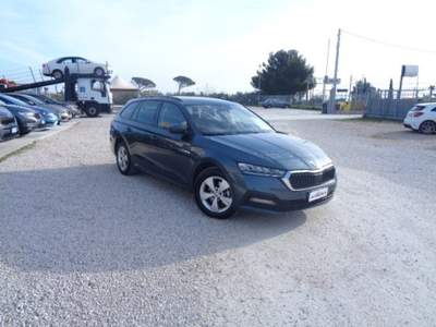 Skoda Octavia 2.0 TDI EVO SCR 150 CV DSG Wagon Style Grigio usata TROIA