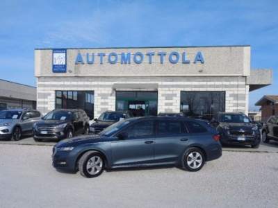 Skoda Octavia 2.0 TDI EVO SCR 150 CV DSG Wagon Style Grigio usata TROIA
