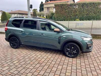 Dacia Jogger 1.6 Hybrid 140CV 7 posti Extreme Verde usata Cadrezzate con Osmate
