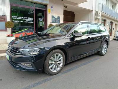 Volkswagen Passat 2.0 TDI SCR EVO DSG Executive Nero usata Putignano