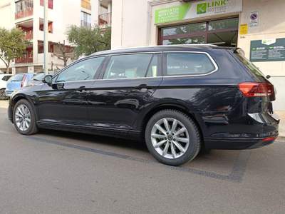 Volkswagen Passat 2.0 TDI SCR EVO DSG Executive Nero usata Putignano