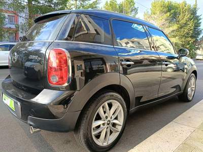MINI Countryman Mini Cooper D Automatica NEOPATENTATI Nero usata Putignano