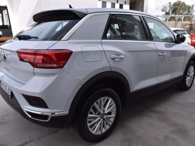Volkswagen T-Roc 2.0 TDI SCR 150 CV DSG Business BlueMotion Technol Bianco usata San Vito dei Normanni